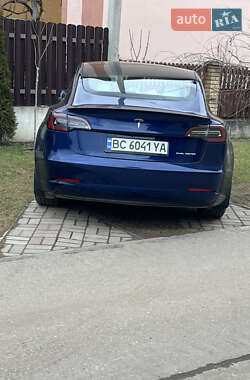 Седан Tesla Model 3 2019 в 