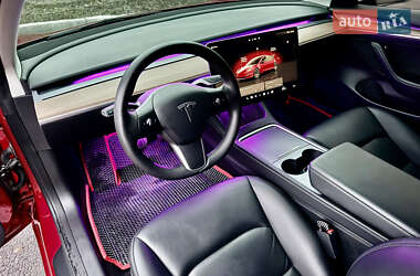 Седан Tesla Model 3 2022 в 