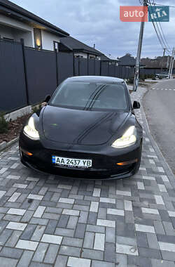 Седан Tesla Model 3 2020 в 