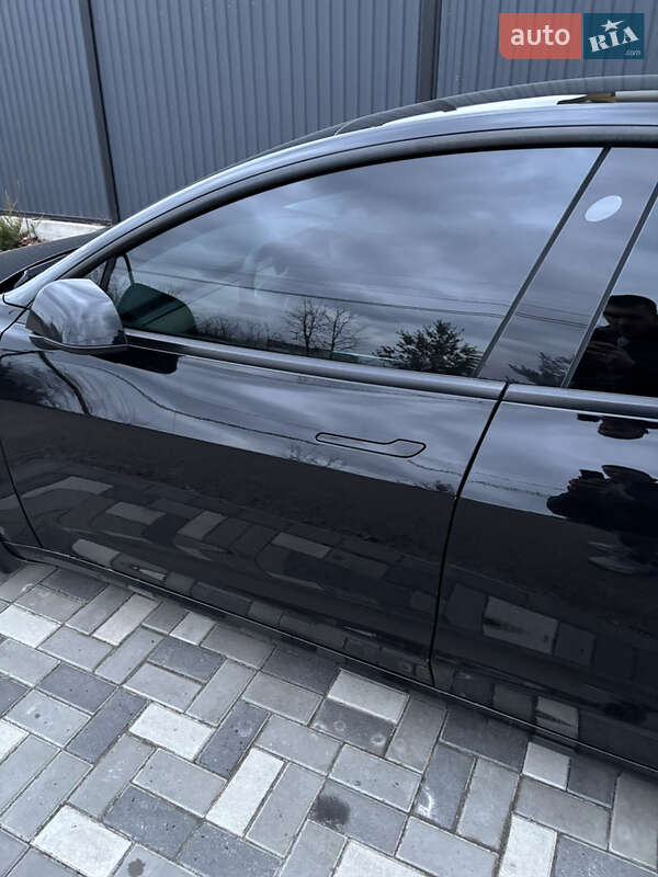 Седан Tesla Model 3 2020 в Киеве