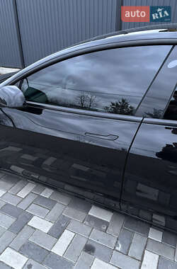 Седан Tesla Model 3 2020 в 