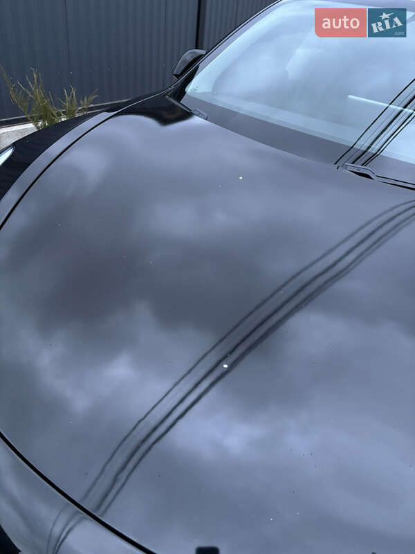 Седан Tesla Model 3 2020 в Киеве