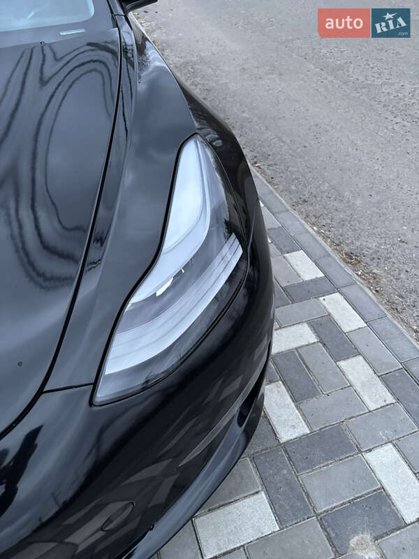 Седан Tesla Model 3 2020 в Киеве