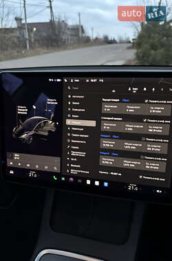 Седан Tesla Model 3 2020 в 