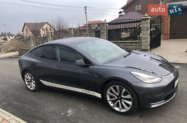 Седан Tesla Model 3 2018 в 