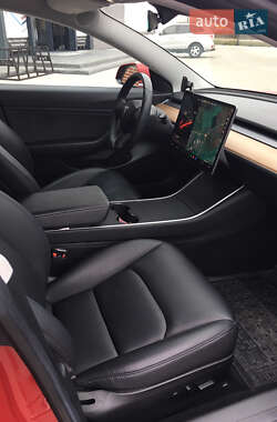 Седан Tesla Model 3 2018 в 
