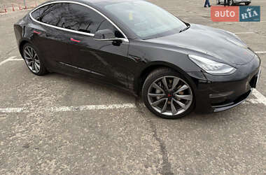 Седан Tesla Model 3 2019 в 