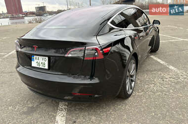 Седан Tesla Model 3 2019 в 