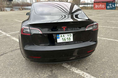 Седан Tesla Model 3 2019 в 