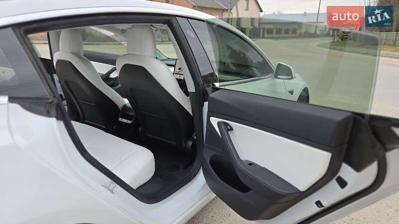 Седан Tesla Model 3 2019 в Николаеве