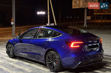 Седан Tesla Model 3 2024 в 