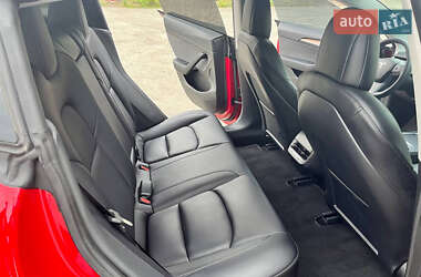 Седан Tesla Model 3 2022 в 