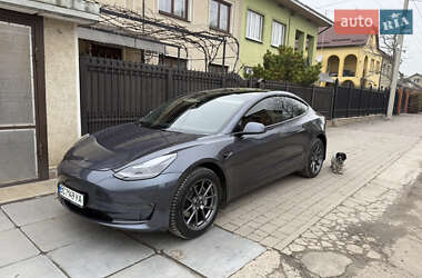 Седан Tesla Model 3 2021 в Львове