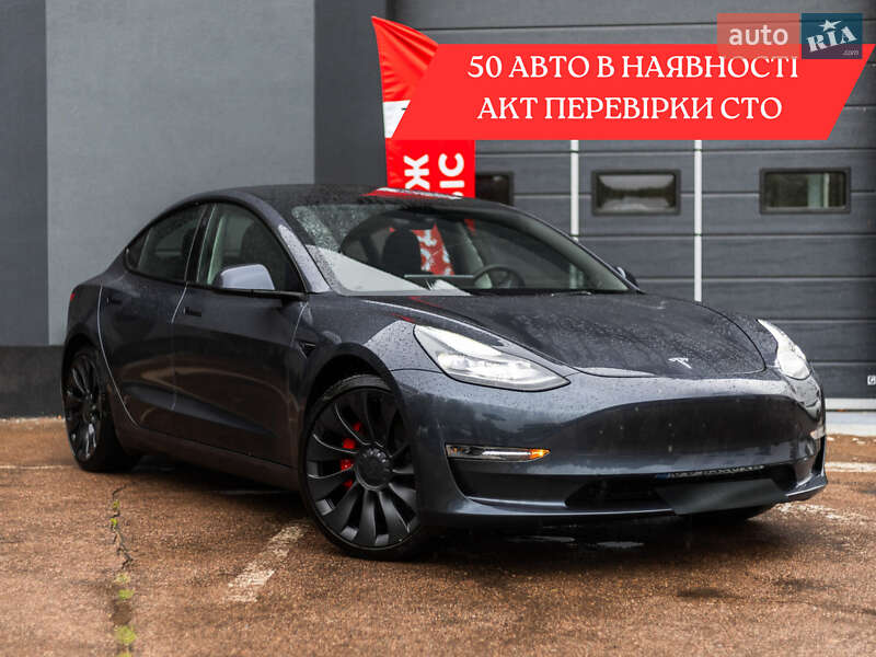 Седан Tesla Model 3 2023 в Киеве