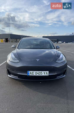 Седан Tesla Model 3 2021 в 