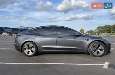 Седан Tesla Model 3 2021 в 