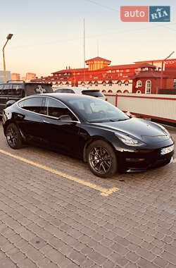 Седан Tesla Model 3 2018 в Львові