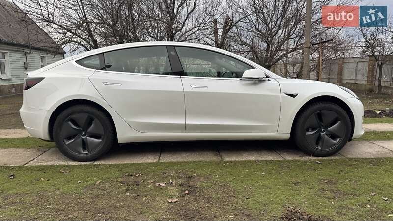 Седан Tesla Model 3 2019 в Днепре