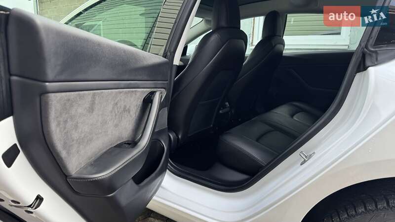 Седан Tesla Model 3 2019 в Днепре