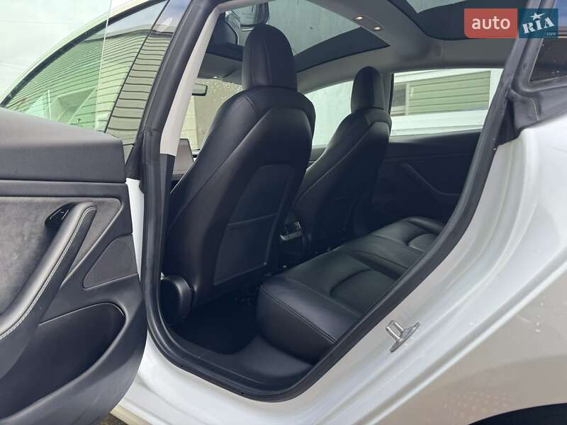 Седан Tesla Model 3 2019 в Днепре