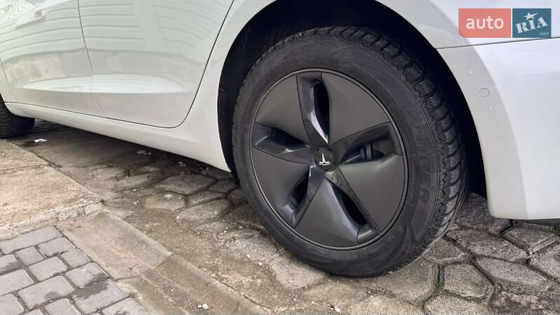 Седан Tesla Model 3 2019 в Днепре