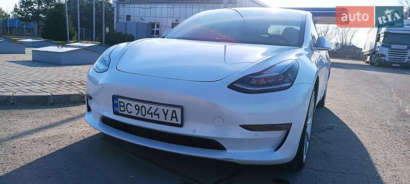 Седан Tesla Model 3 2019 в 