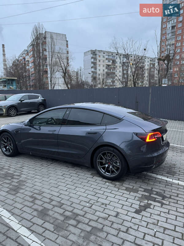 Седан Tesla Model 3 2021 в Києві