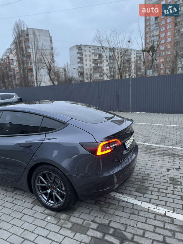 Седан Tesla Model 3 2021 в Києві