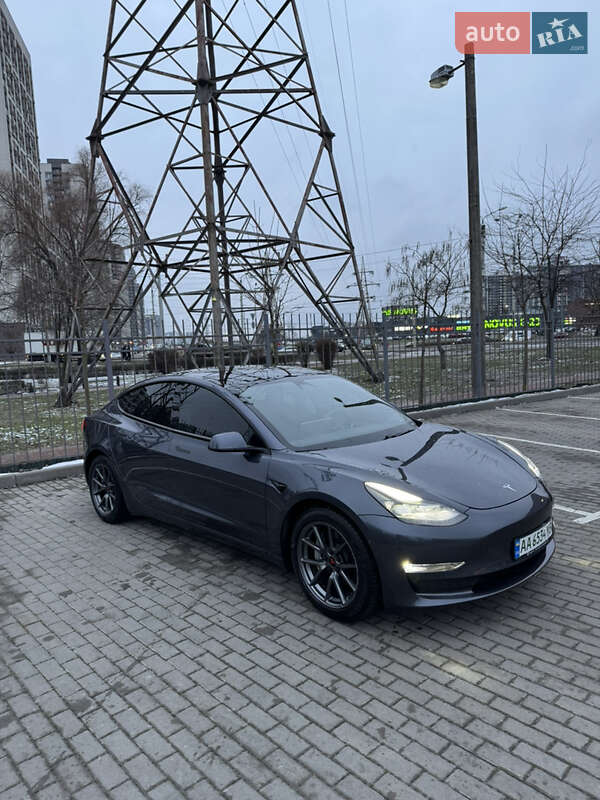Седан Tesla Model 3 2021 в Києві
