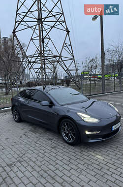 Седан Tesla Model 3 2021 в Киеве