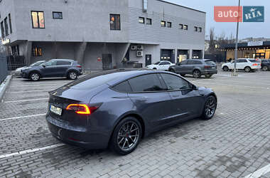 Седан Tesla Model 3 2021 в Киеве