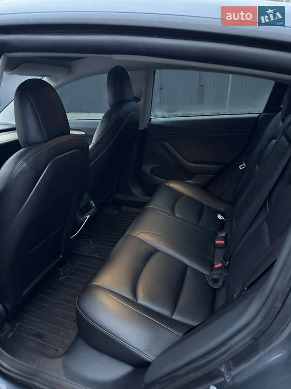 Седан Tesla Model 3 2021 в Києві