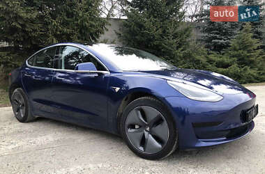 Седан Tesla Model 3 2019 в Львові