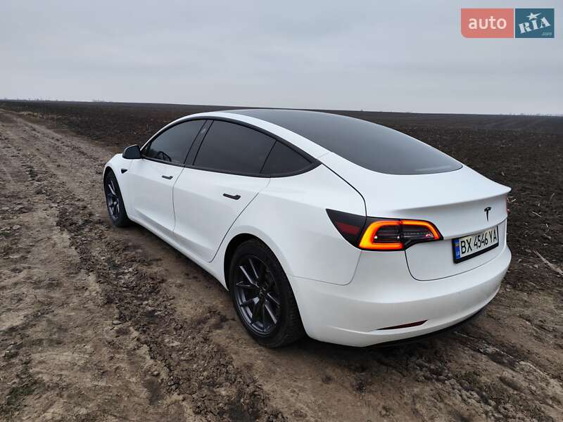 Седан Tesla Model 3 2021 в Хмельницком