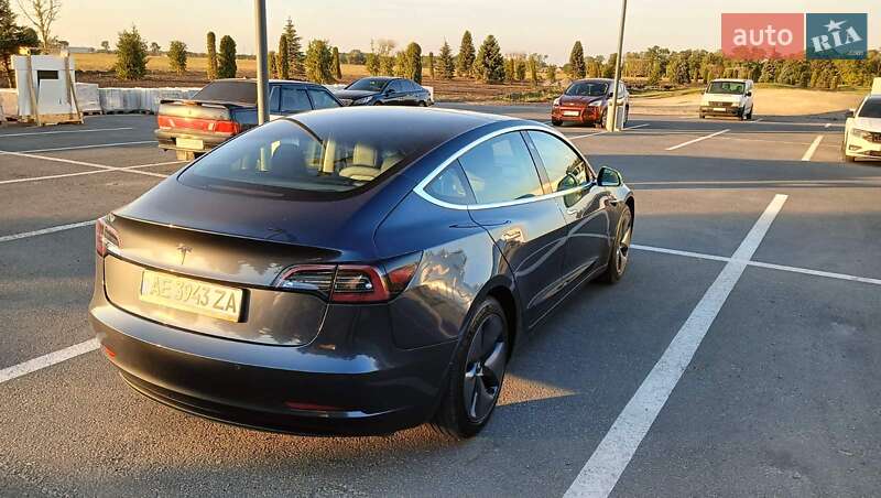 Седан Tesla Model 3 2020 в Днепре