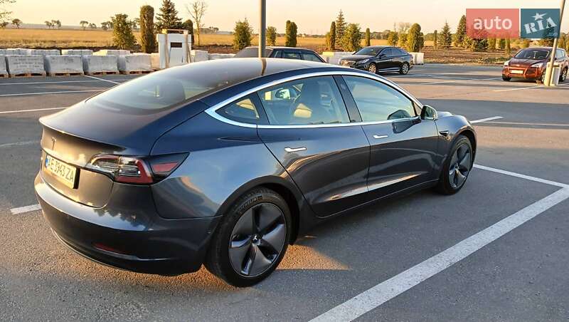 Седан Tesla Model 3 2020 в Днепре
