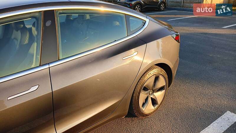 Седан Tesla Model 3 2020 в Днепре