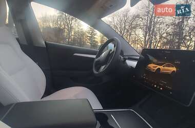 Седан Tesla Model 3 2022 в 