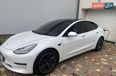 Седан Tesla Model 3 2022 в 