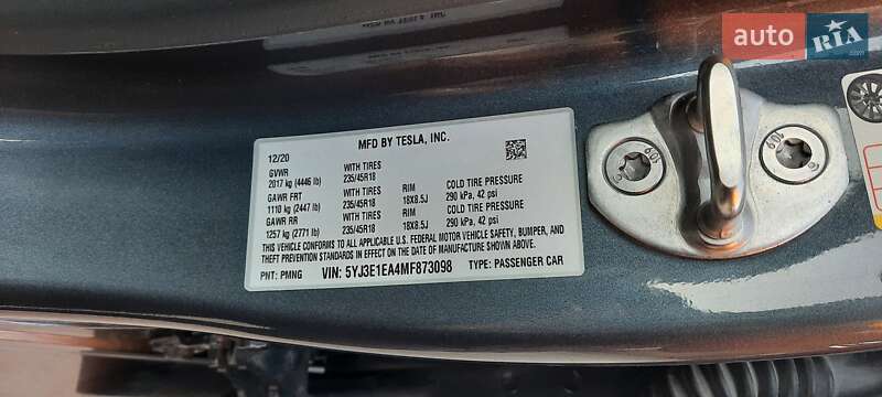 Седан Tesla Model 3 2020 в Ровно