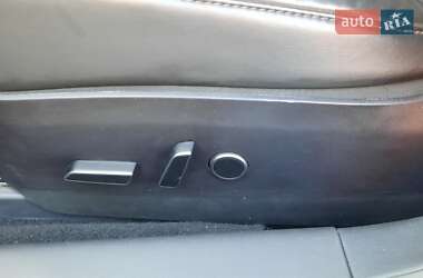 Седан Tesla Model 3 2020 в 