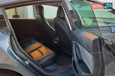 Седан Tesla Model 3 2020 в 