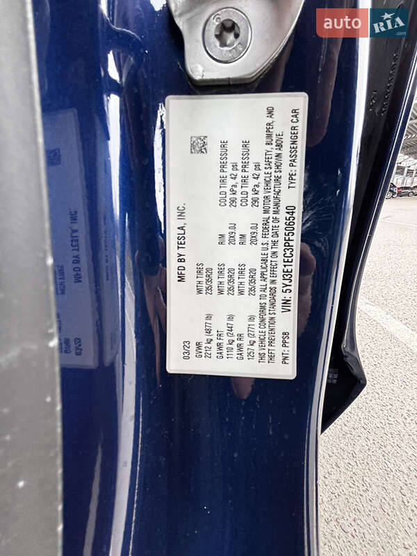 Седан Tesla Model 3 2023 в Львові