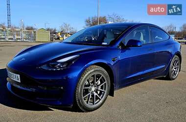 Седан Tesla Model 3 2023 в Дніпрі