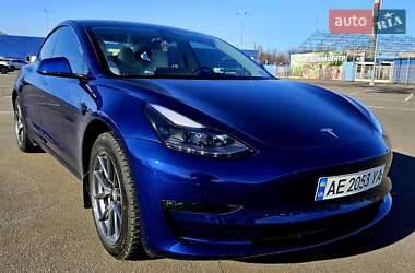 Седан Tesla Model 3 2023 в Дніпрі