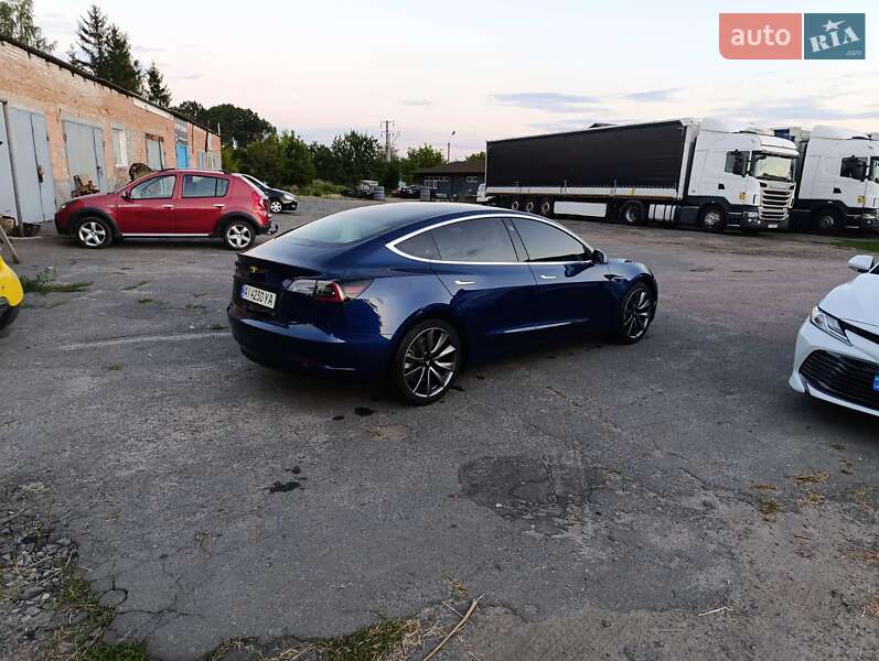 Седан Tesla Model 3 2018 в Киеве