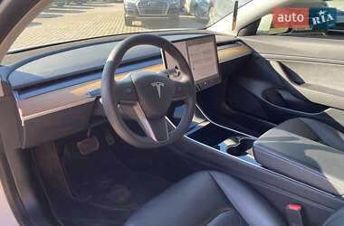 Седан Tesla Model 3 2020 в 