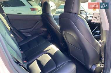 Седан Tesla Model 3 2020 в 