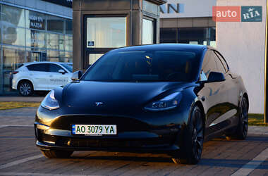 Седан Tesla Model 3 2021 в 
