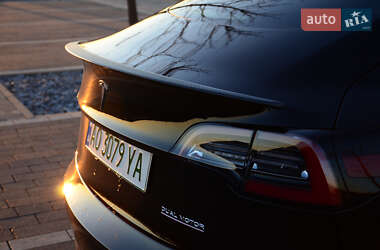 Седан Tesla Model 3 2021 в 